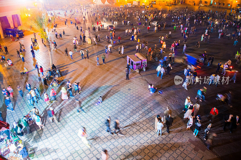 摩洛哥马拉喀什Djemaa El Fna广场的街头之夜